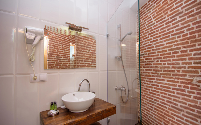 Bathroom · Tbilisi — photo 38