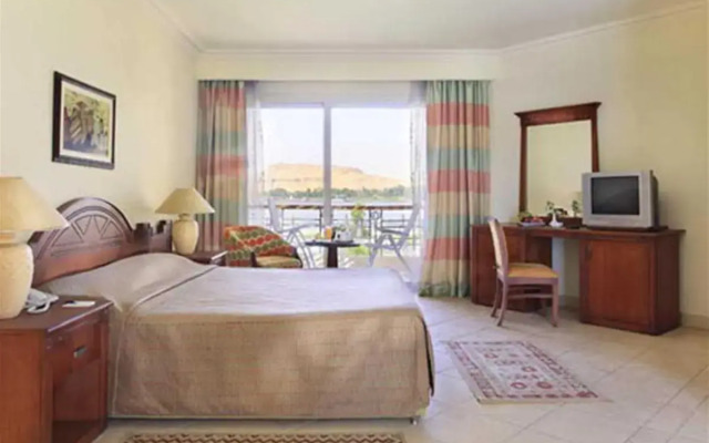 Отель Tolip Aswan