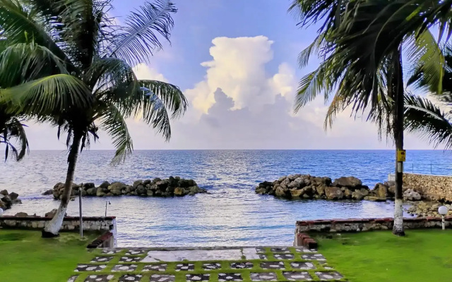 Апартаменты Chrisanns Beach Resort