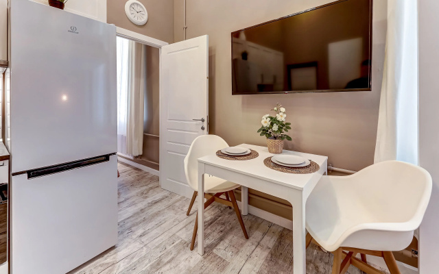 Апартаменты SweetHome на Мойке 40