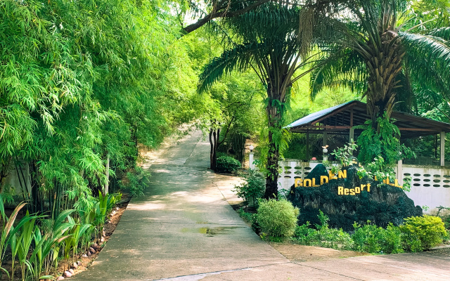 Отель Golden Hill Resort