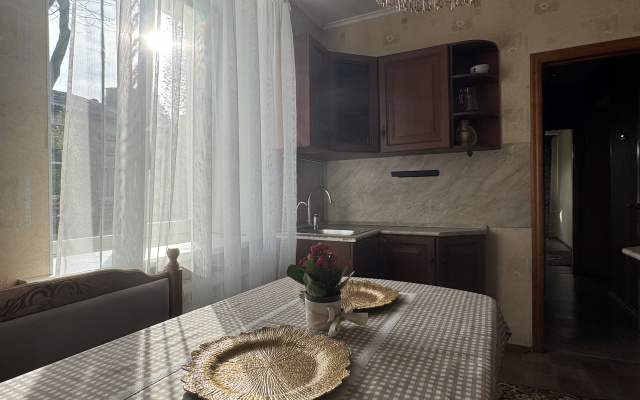 Квартира Уютная двухкомнатная в центре города в сталинке