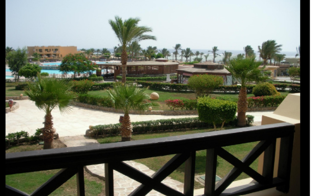 Отель Blend Elphistone Resort