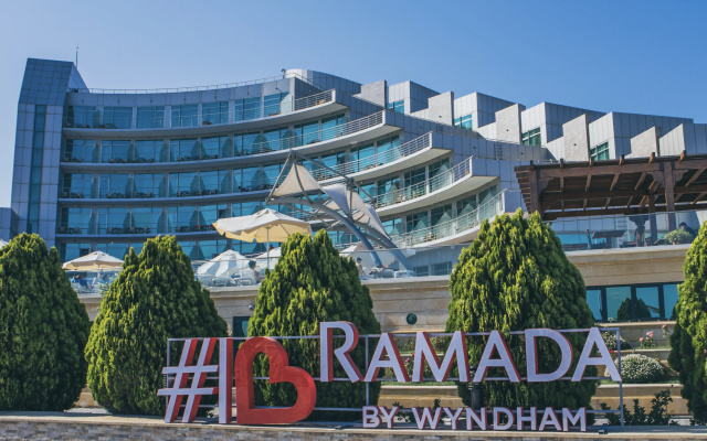 Отель Ramada Baku