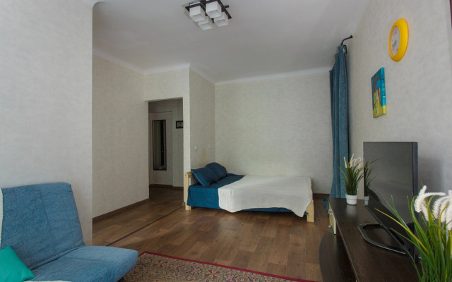 Апартаменты Свежо Comfort у Метро (Бурнаковская)
