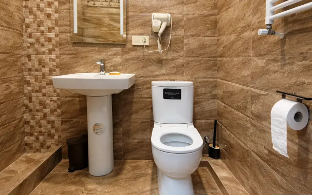 Bathroom · Tbilisi — photo 8