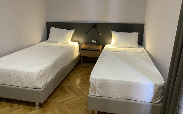 Deluxe Quintuple Family room with view · Banovani Hotel — photo 16