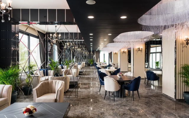 Royal Palace Hotel