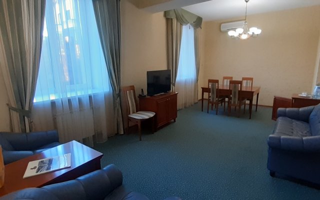 Отель Россия 2
