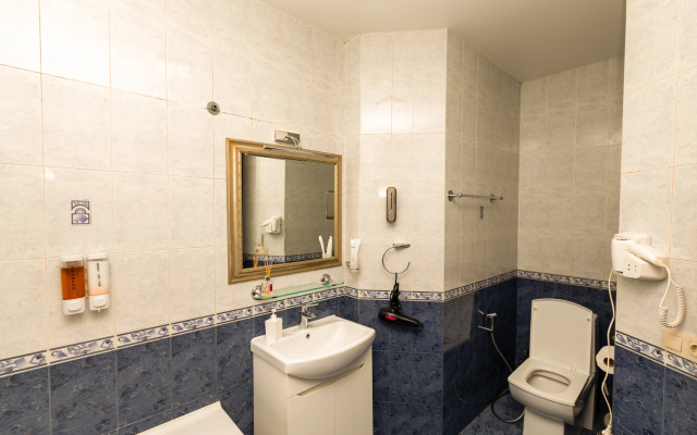 Bathroom · Tbilisi — photo 39