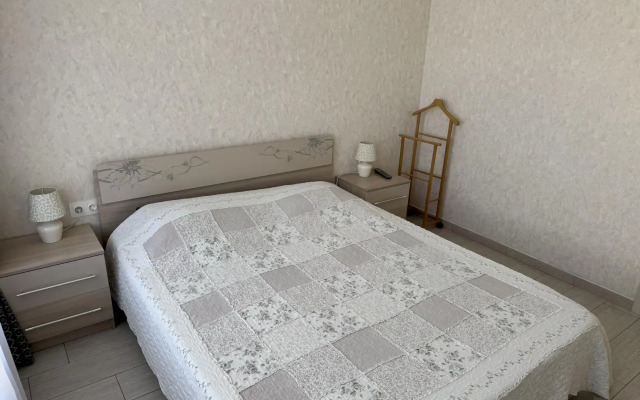 Квартира 565 Сдаётся Посуточно с Балконом - Толстый Мыс