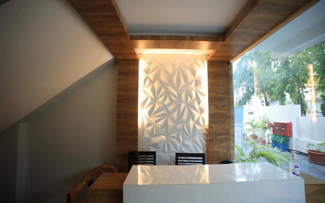 Отель The Byke Delotel Borivali