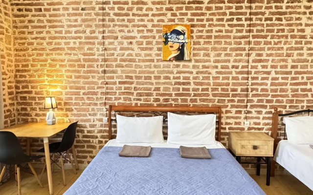Апартаменты Sunny Apartment