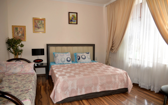 Квартира эконом класса в центре площадью 65 кв.м на Шаумяна 1