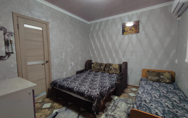 Частный дом в станице Должанская