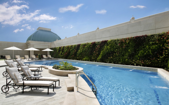 Отель Al Habtoor Palace