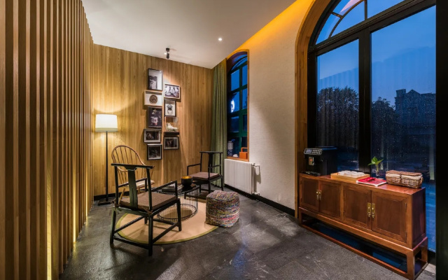 Отель Manxin Mansion Beijing Qianmen Courtyard