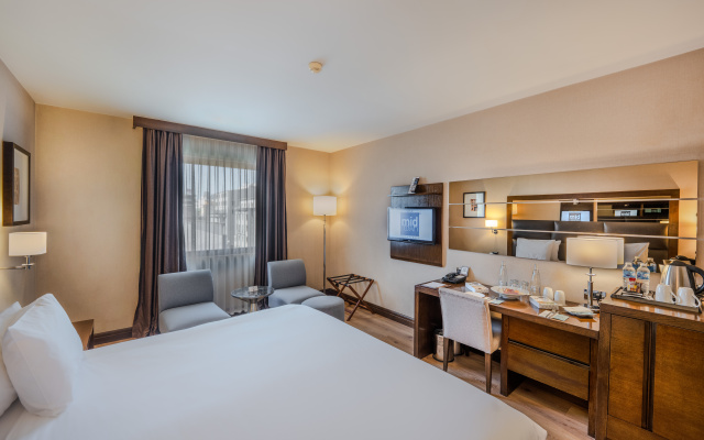 Midtown Hotel