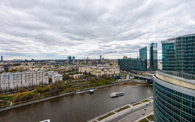 Апартаменты в Москва-Сити на 25 Этаже с Видом на МГУ