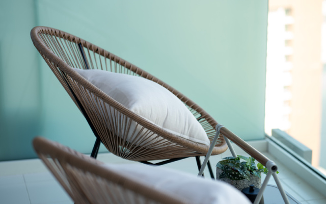 Апартаменты Keyrock Living Stylish 1BR with Pool Access