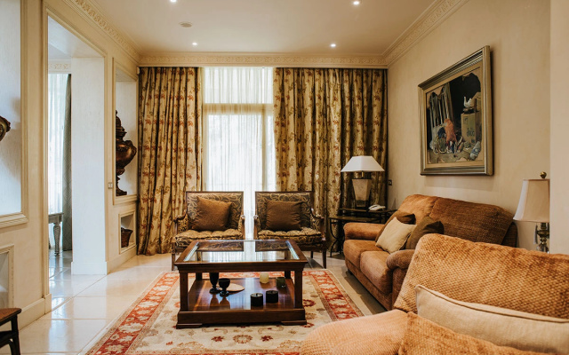 Luxury King Villa Apartments