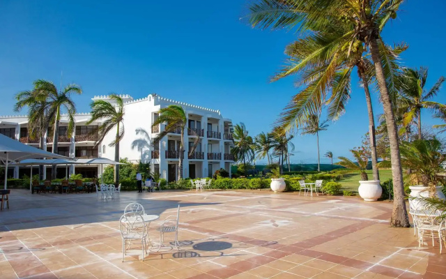 Отель Golden Tulip Dar Es Salaam