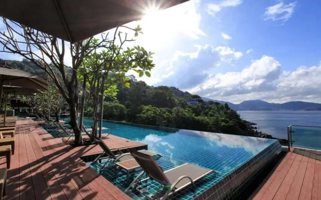 Отель Zenmaya Oceanfront Phuket, Trademark Collection by Wyndham