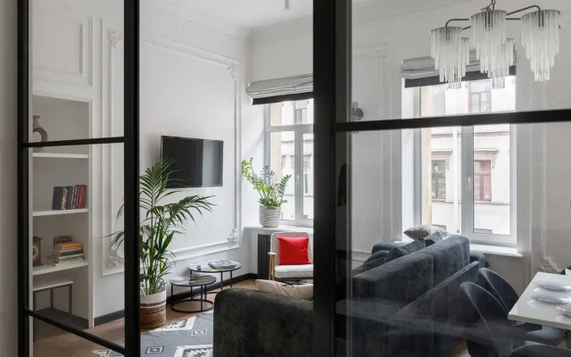 Апартаменты D apartments белая студия с гостиной зоной у Летнего сада и Михайловского замка