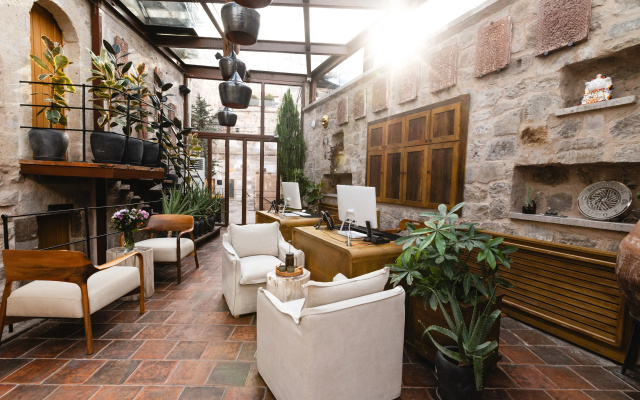 Millstone Cave Suites