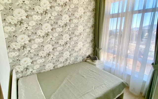 Квартира Изумрудная 38