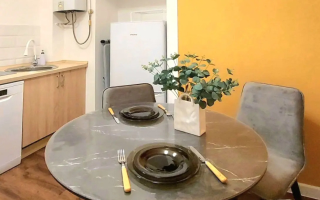 Квартира RoomyRoom Самоцвет
