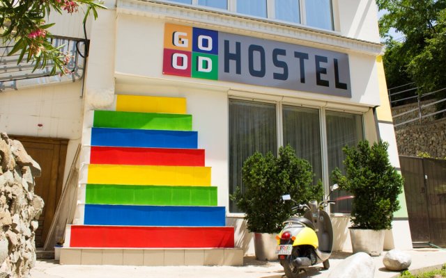 Гостиница Хостел Good в Алуште 7 отзывов об отеле, цены и фото номеров - забронировать гостиницу Хостел Good онлайн Алушта вид на фасад