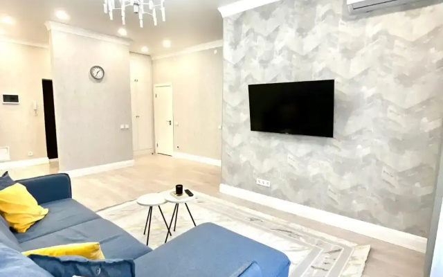Апартаменты Уютная 2х комнатная квартира в Seven House