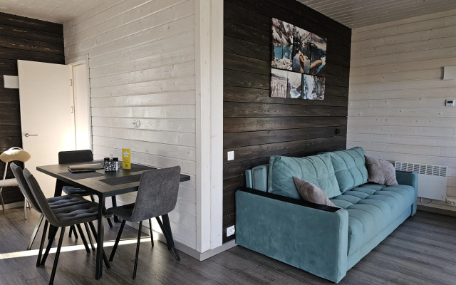 Коттедж Черничный Склон Silver House