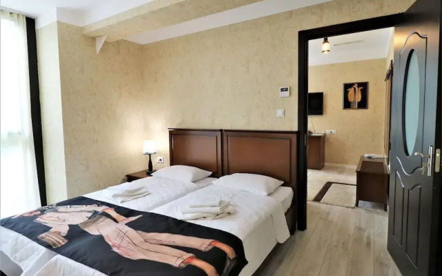 Guest rooms · Tbilisi — photo 19
