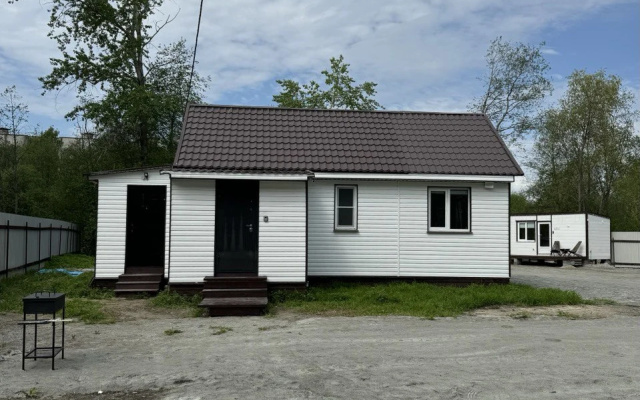 Частный дом House by river