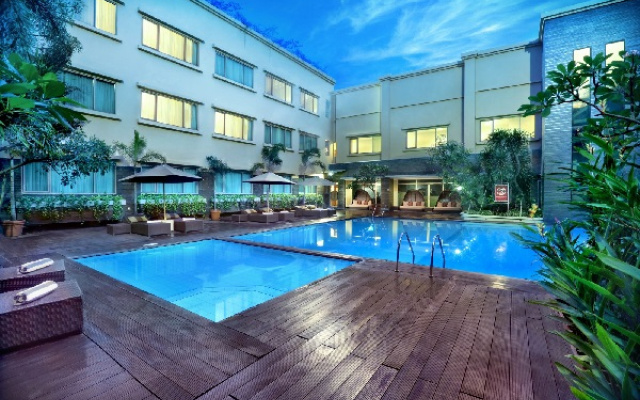 Отель Aston Tropicana