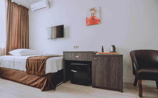 Family Suite with sea view · Royal Medis Hotel — photo 16
