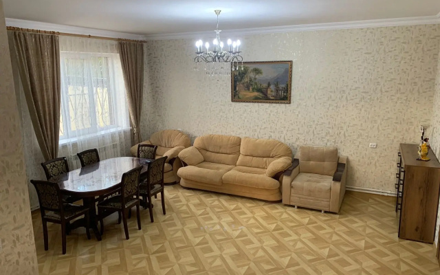 Частный Дом Двухэтажный с Бассейном