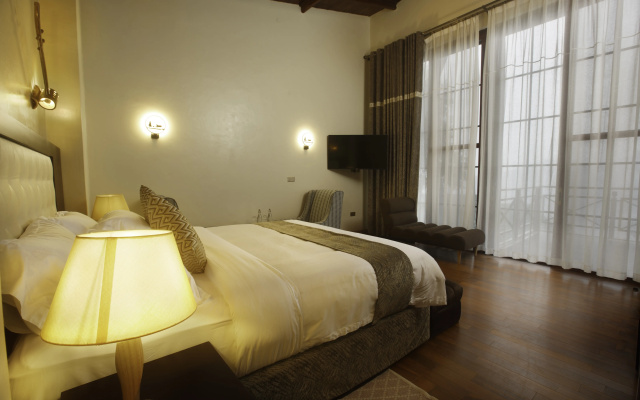 Отель Gorilla Heights Lodge