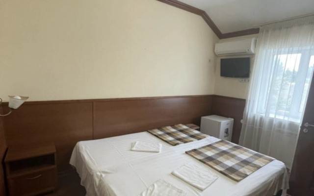 Semeyny Na Trudyaschikhsya 68A Guest House