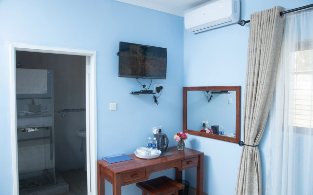 Отель Khayalethu Garden Lodges