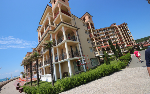 Апартаменты Menada Atrium