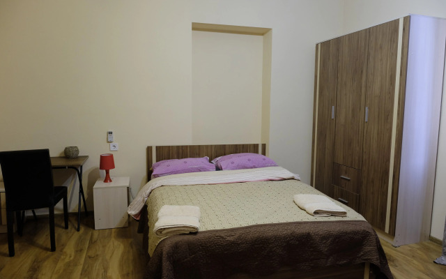 Guest rooms · Tbilisi — photo 10