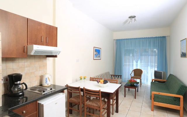 Отель Jacaranda Apartments