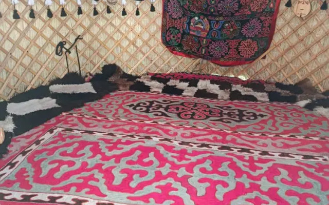 Ночлег и завтрак (B&B) Eco House "QUMUSH YURT"