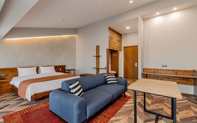 Double Studio with courtyard view (full double bed) · Hotel Ivy Hotel — photo 2