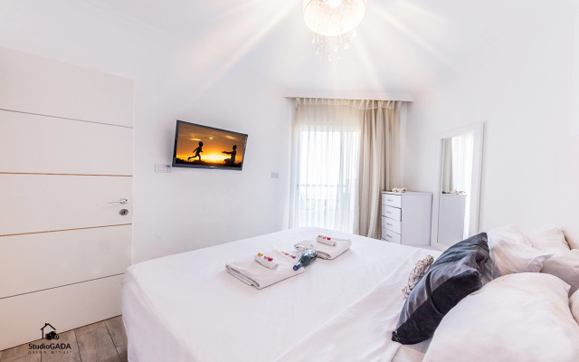 Апарт-Отель Beatiful Suite On The Lake