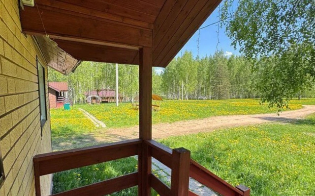 Частный Дом Уютный Деревянный Домик №3 Kpaсный Луг