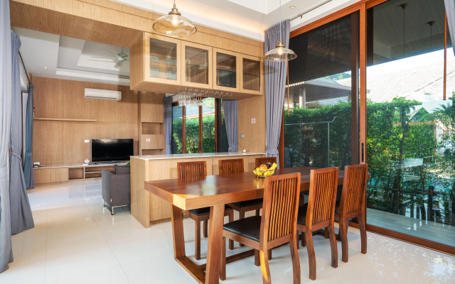 3BR Modern Villa - Pool NaiHarn Rawai Villa